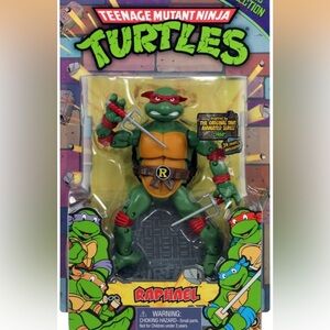 Teenage Mutant Ninja Turtles Raphael Action Figure
